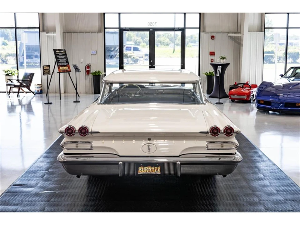 1960 Pontiac Bonneville 1st Gen - Image 7 of 31