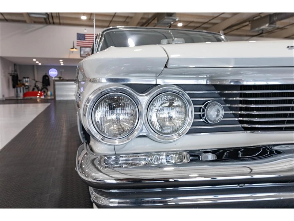 1960 Pontiac Bonneville 1st Gen - Image 19 of 31