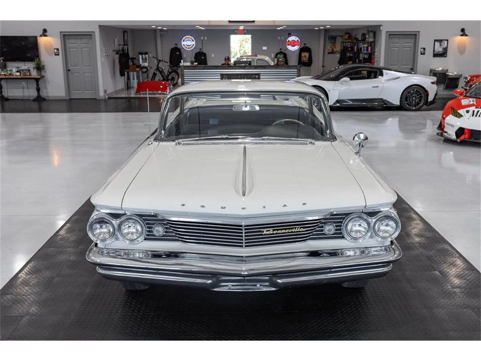 1960 Pontiac Bonneville 1st Gen - Image 16 of 31