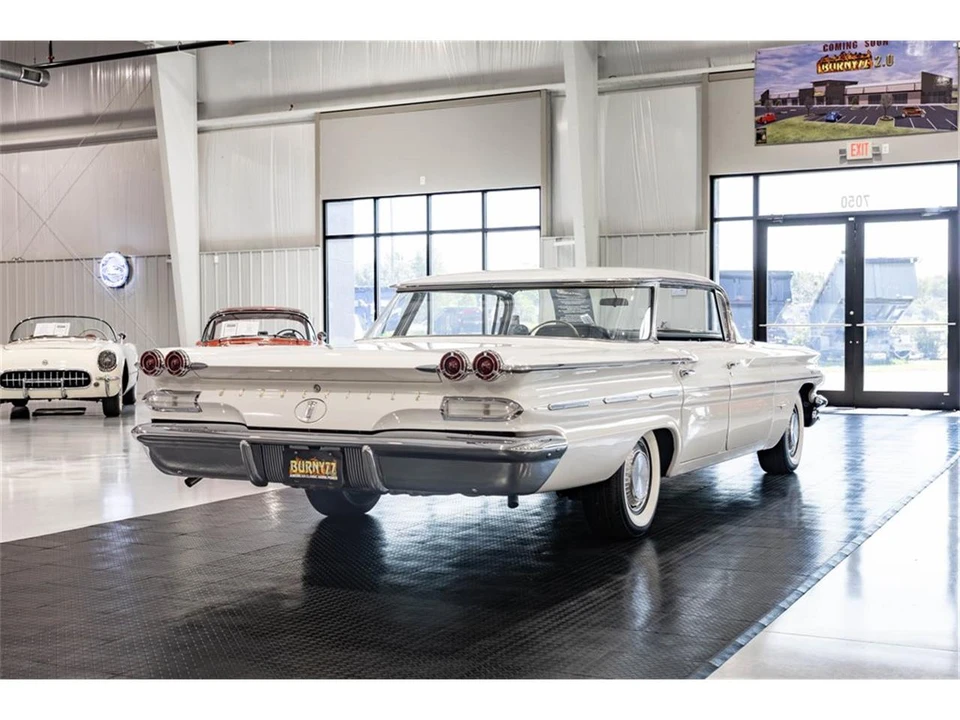 1960 Pontiac Bonneville 1st Gen - Image 8 of 31