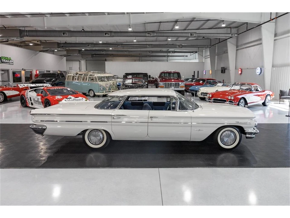 1960 Pontiac Bonneville 1st Gen - Image 11 of 31