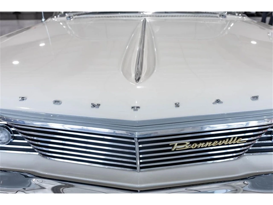 1960 Pontiac Bonneville 1st Gen - Image 20 of 31