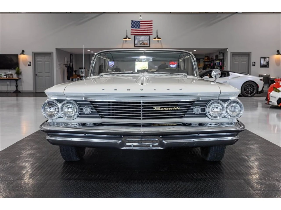 1960 Pontiac Bonneville 1st Gen - Image 14 of 31