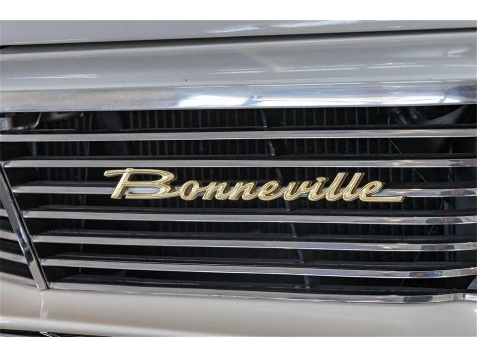 1960 Pontiac Bonneville 1st Gen - Image 18 of 31