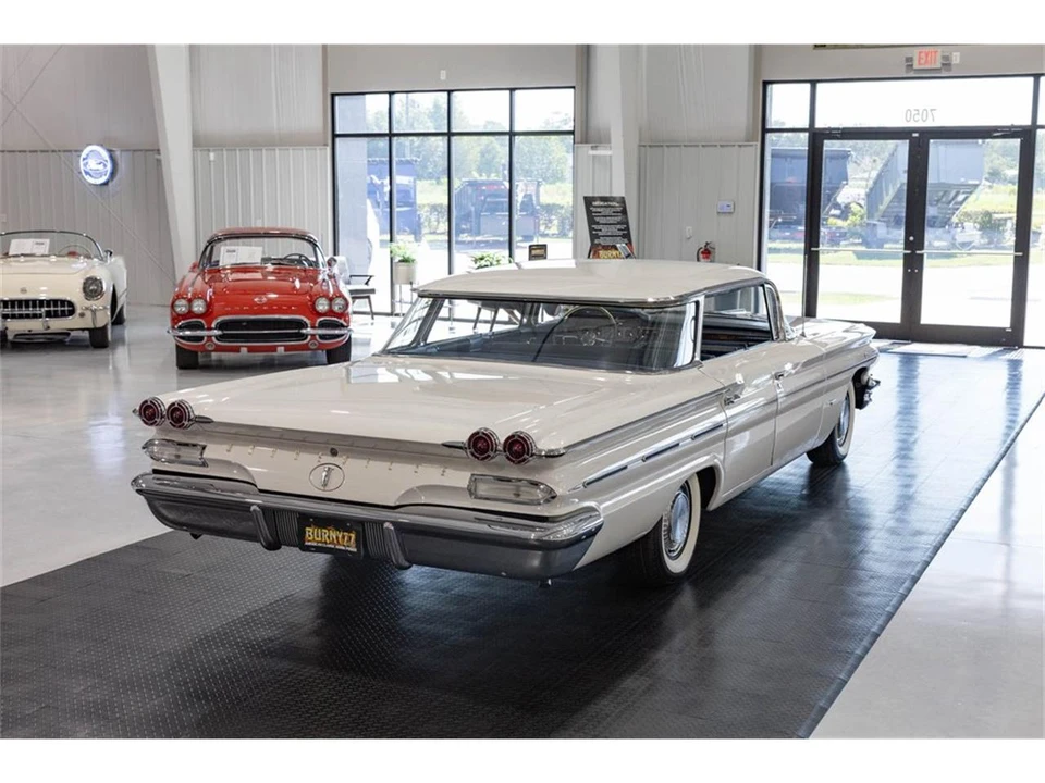 1960 Pontiac Bonneville 1st Gen - Image 9 of 31