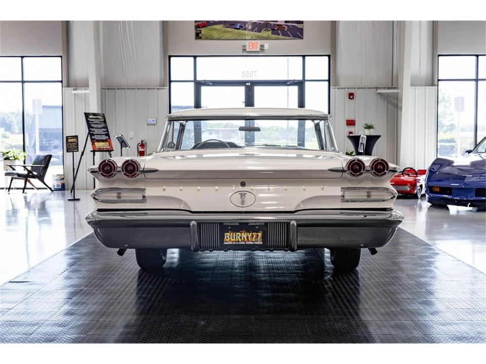 1960 Pontiac Bonneville 1st Gen - Image 6 of 31
