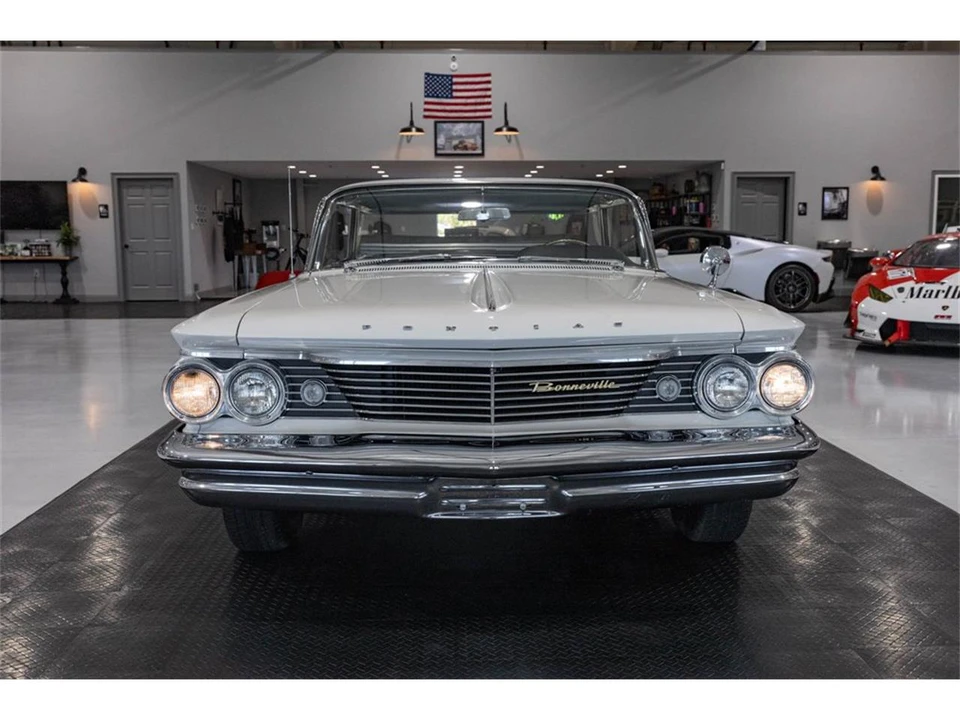 1960 Pontiac Bonneville 1st Gen - Image 15 of 31