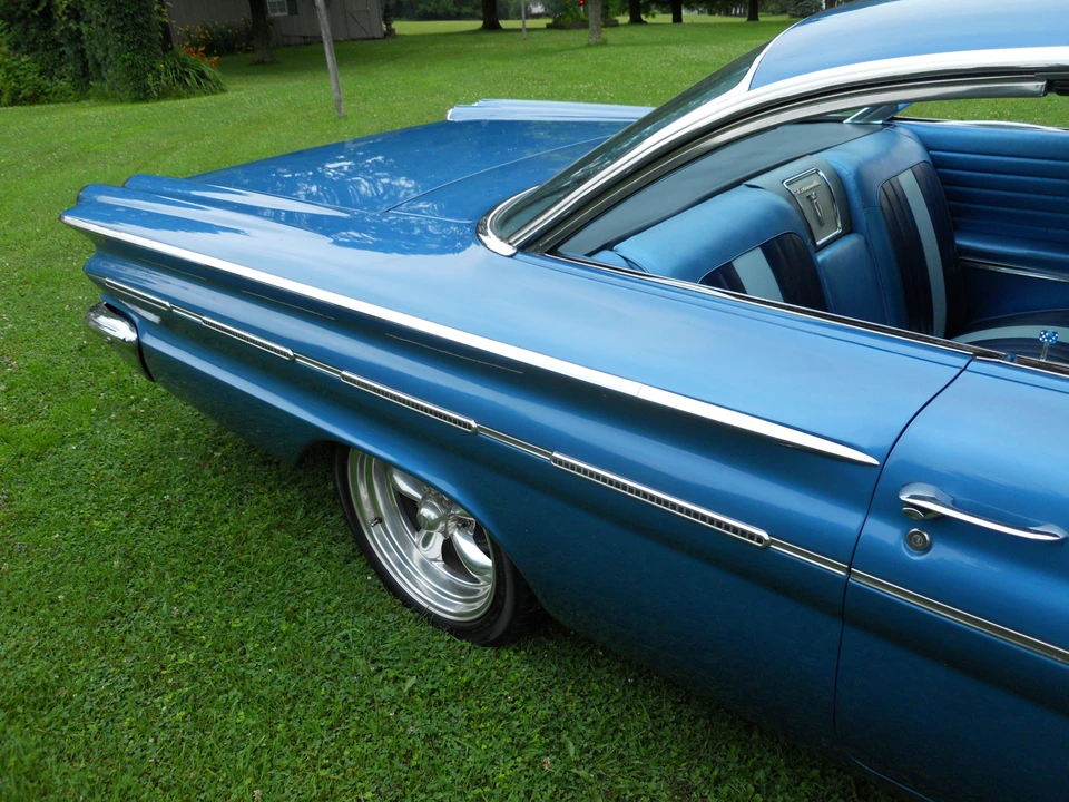 1960 Pontiac Bonneville 1st Gen - Image 21 of 31