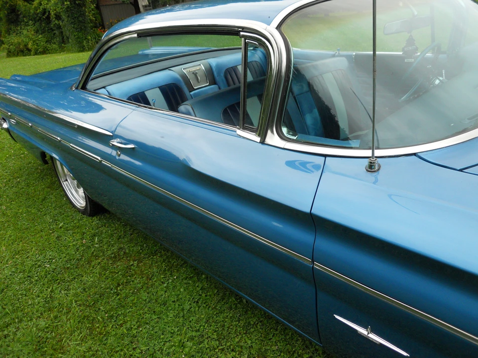 1960 Pontiac Bonneville 1st Gen - Image 22 of 31