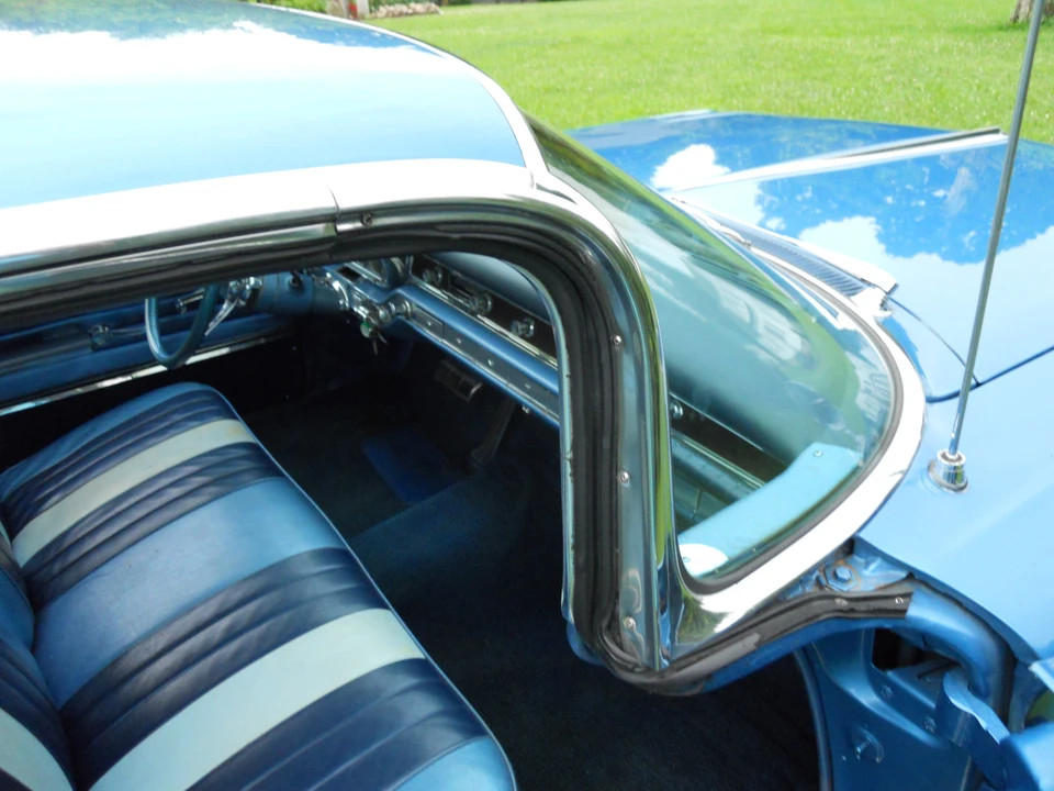 1960 Pontiac Bonneville 1st Gen - Image 20 of 31