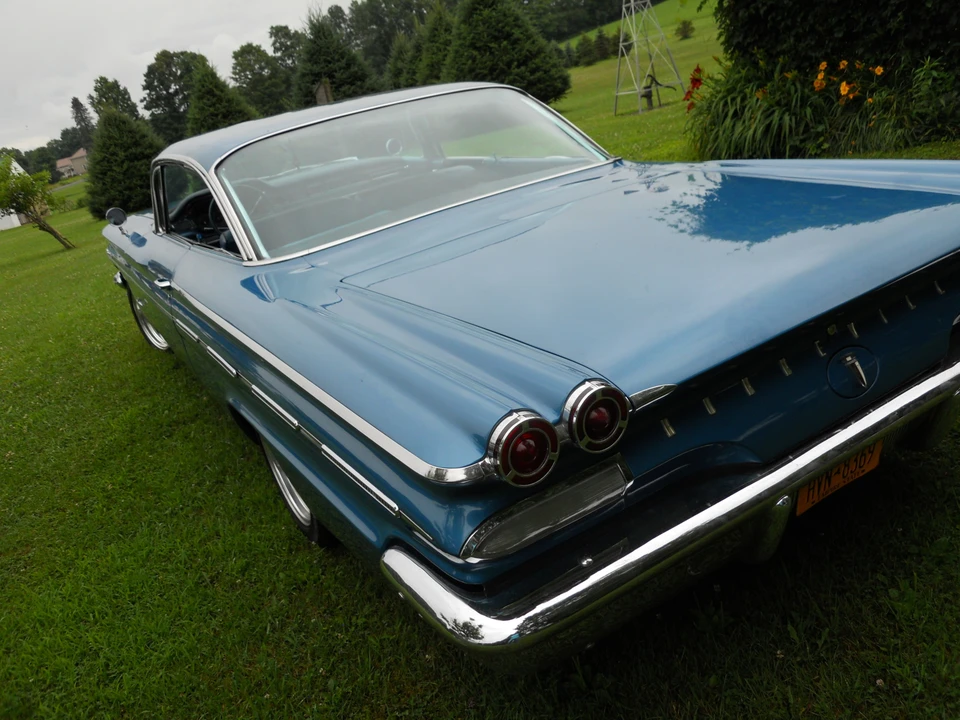 1960 Pontiac Bonneville 1st Gen - Image 9 of 31