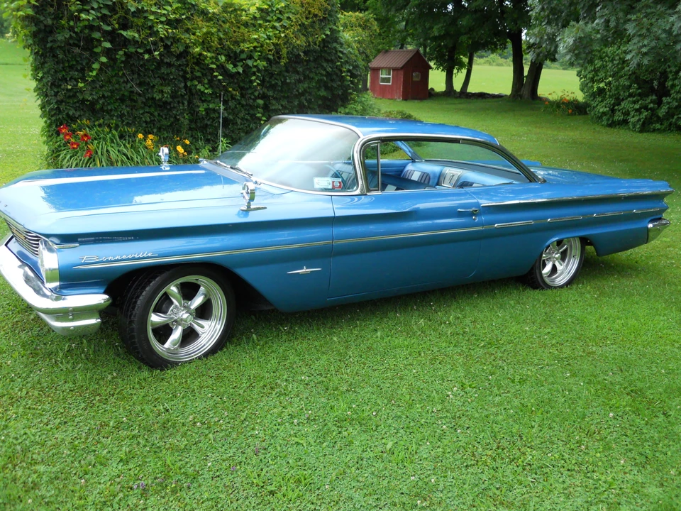 1960 Pontiac Bonneville 1st Gen - Image 11 of 31