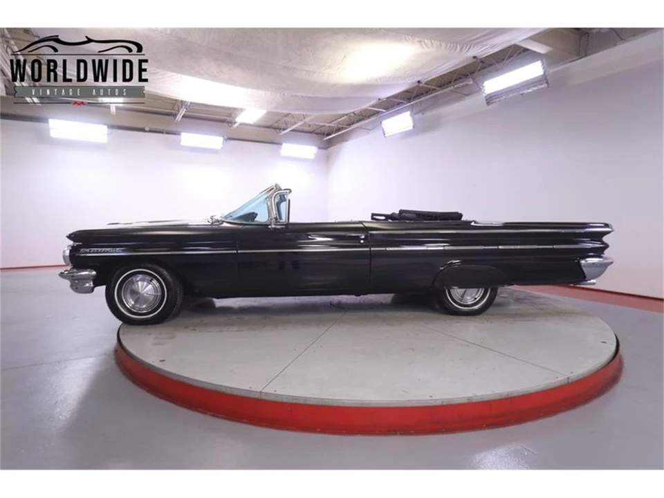 1960 Pontiac Bonneville 1st Gen - Image 5 of 31