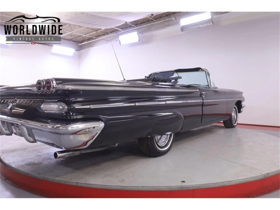 1960 Pontiac Bonneville 1st Gen - Image 23 of 31
