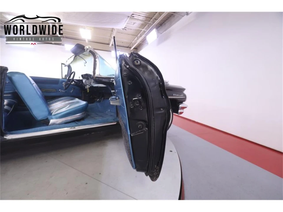 1960 Pontiac Bonneville 1st Gen - Image 31 of 31