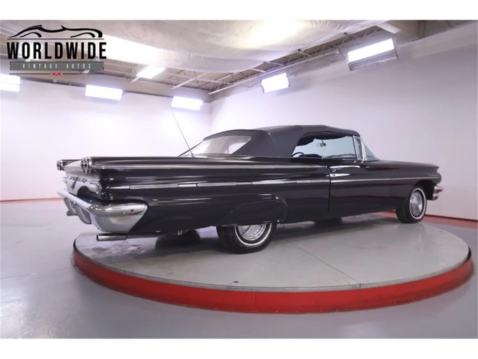 1960 Pontiac Bonneville 1st Gen - Image 10 of 31