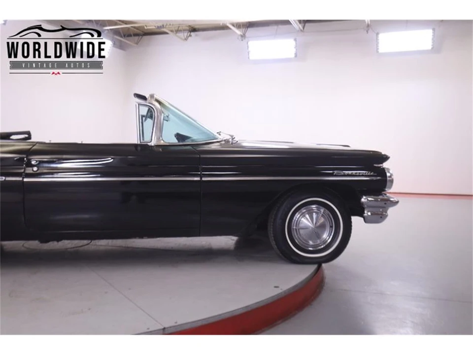 1960 Pontiac Bonneville 1st Gen - Image 12 of 31