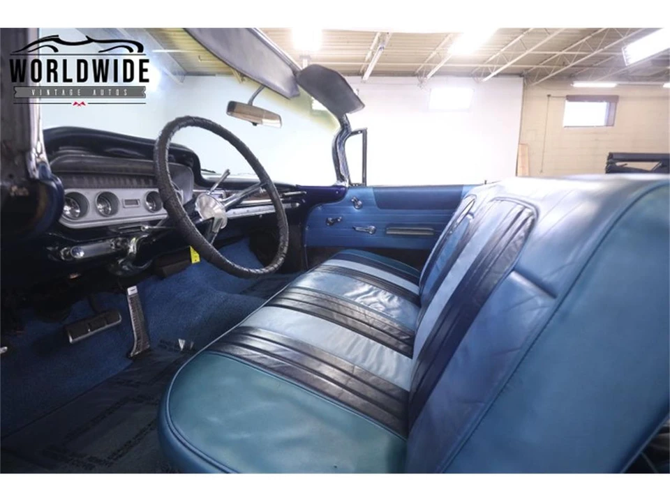 1960 Pontiac Bonneville 1st Gen - Image 28 of 31
