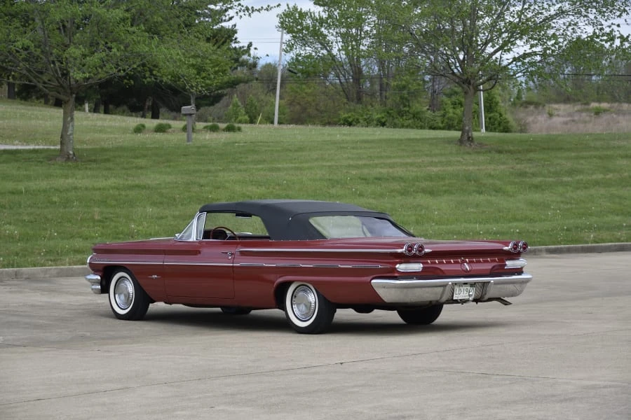 1960 Pontiac Bonneville 1st Gen - Image 8 of 25