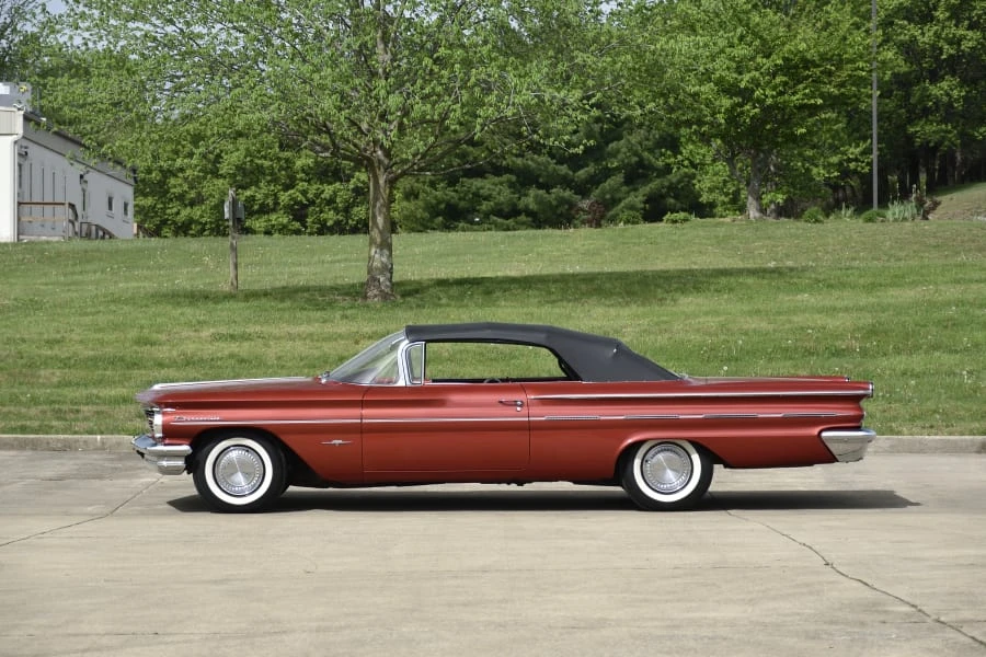 1960 Pontiac Bonneville 1st Gen - Image 17 of 25