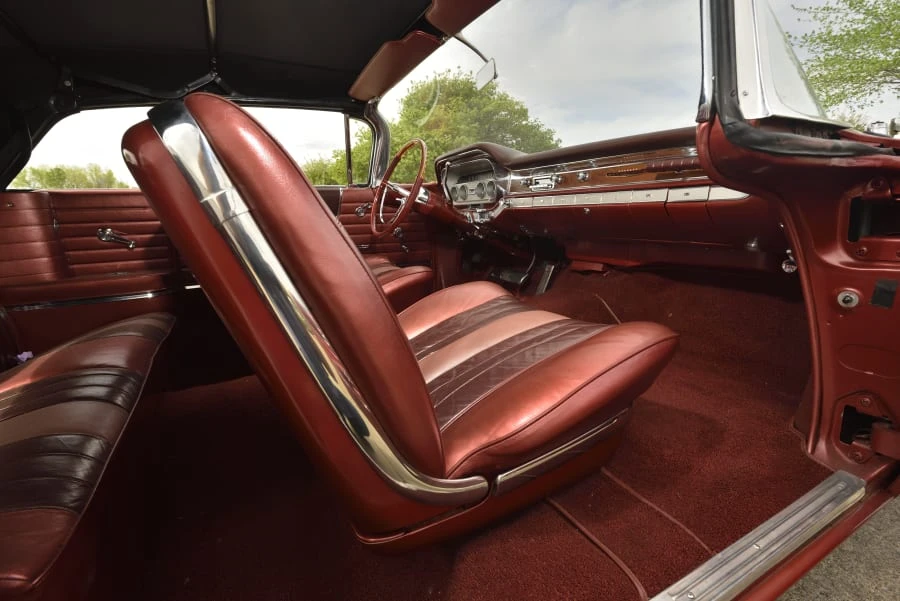 1960 Pontiac Bonneville 1st Gen - Image 20 of 25