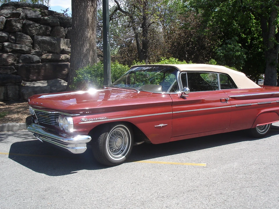 1960 Pontiac Bonneville 1st Gen - Image 3 of 31