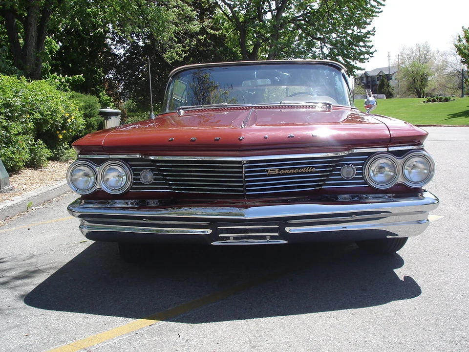 1960 Pontiac Bonneville 1st Gen - Image 11 of 31