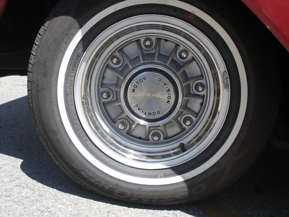 1960 Pontiac Bonneville 1st Gen - Image 30 of 31