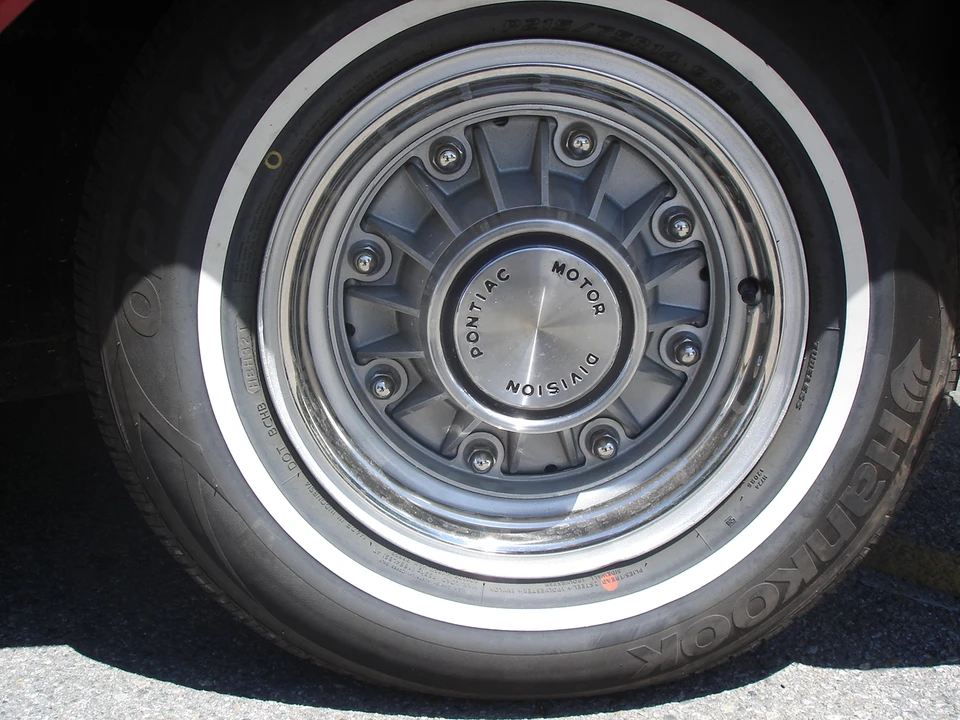 1960 Pontiac Bonneville 1st Gen - Image 31 of 31