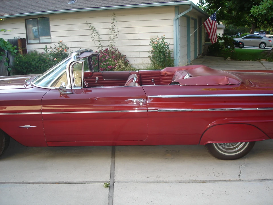 1960 Pontiac Bonneville 1st Gen - Image 17 of 31