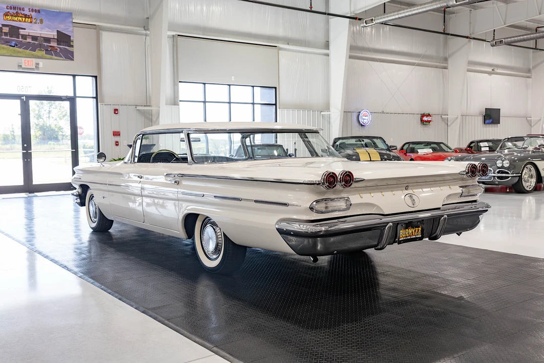 1960 Pontiac Bonneville 1st Gen - Image 9 of 31