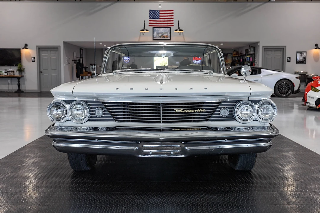 1960 Pontiac Bonneville 1st Gen - Image 4 of 31