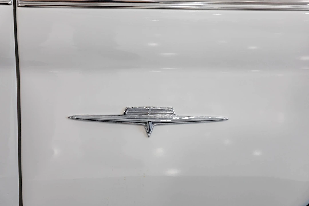 1960 Pontiac Bonneville 1st Gen - Image 29 of 31