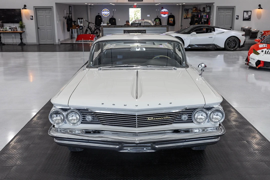 1960 Pontiac Bonneville 1st Gen - Image 3 of 31