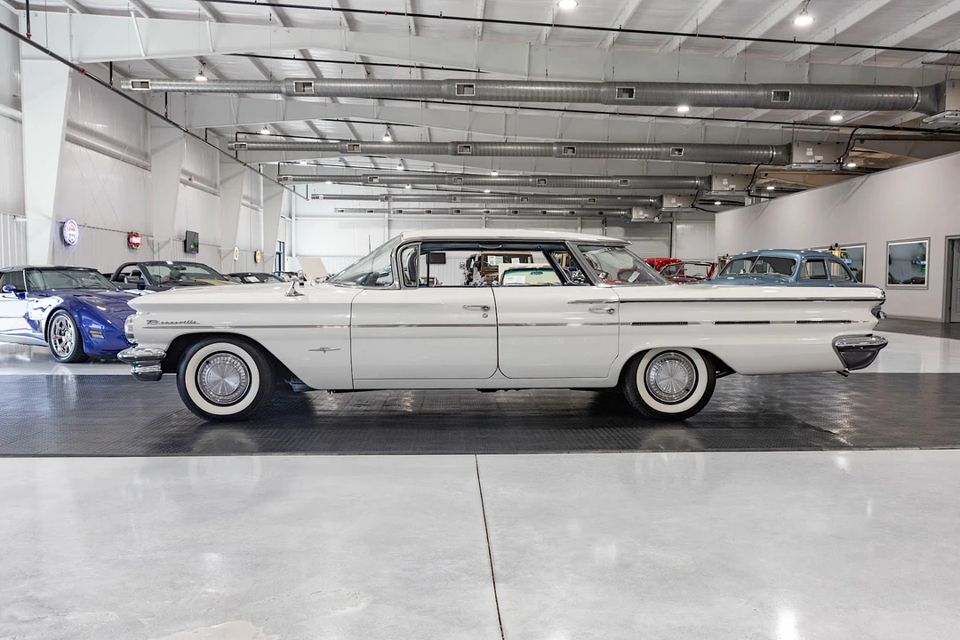 1960 Pontiac Bonneville 1st Gen - Image 7 of 31
