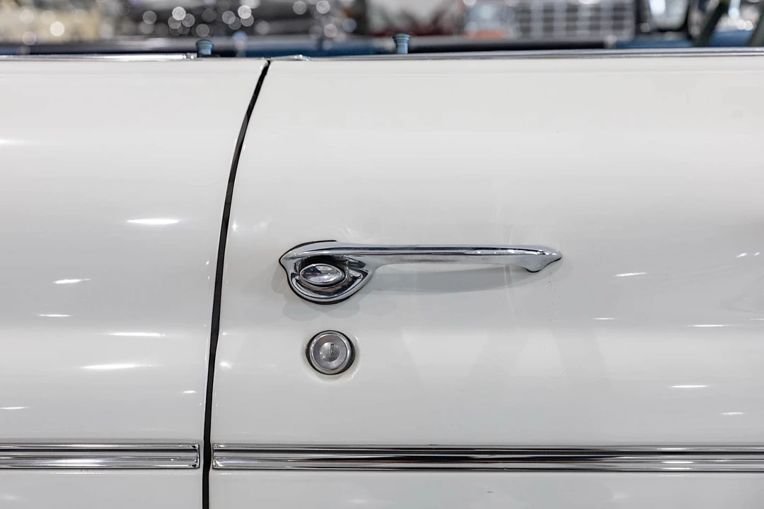 1960 Pontiac Bonneville 1st Gen - Image 28 of 31
