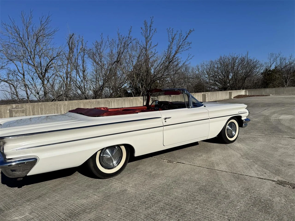 1960 Pontiac Catalina 2nd Gen - Image 8 of 31