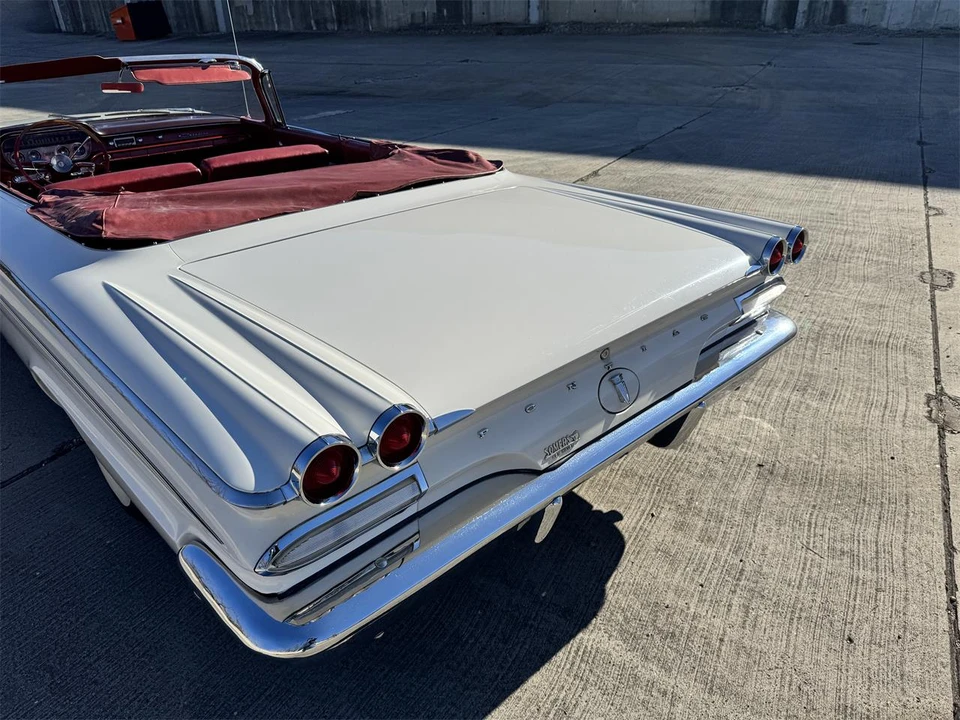 1960 Pontiac Catalina 2nd Gen - Image 12 of 31