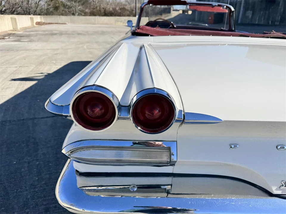 1960 Pontiac Catalina 2nd Gen - Image 13 of 31
