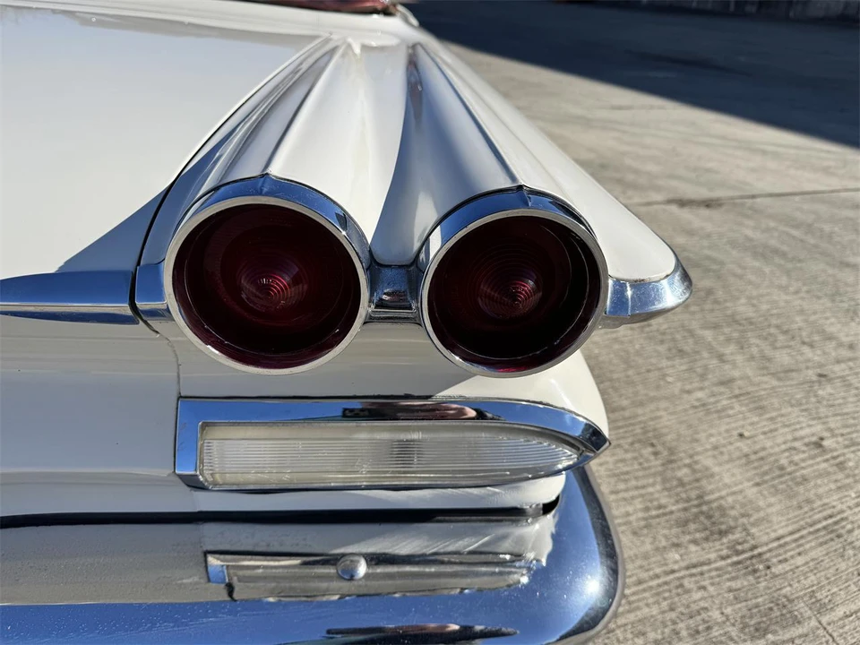 1960 Pontiac Catalina 2nd Gen - Image 15 of 31