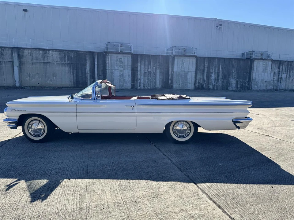 1960 Pontiac Catalina 2nd Gen - Image 16 of 31