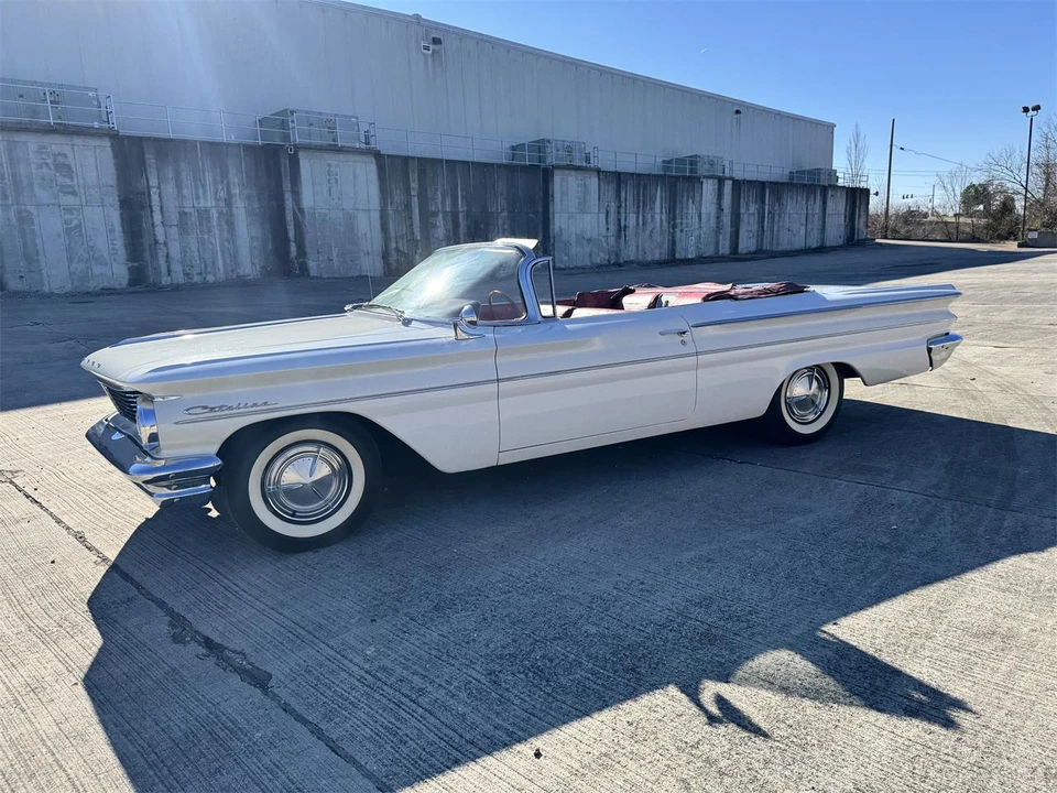 1960 Pontiac Catalina 2nd Gen - Image 17 of 31