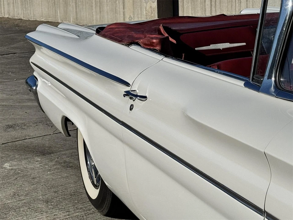 1960 Pontiac Catalina 2nd Gen - Image 26 of 31