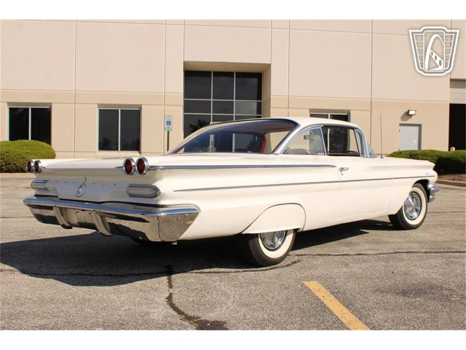 1960 Pontiac Catalina 2nd Gen - Image 15 of 31
