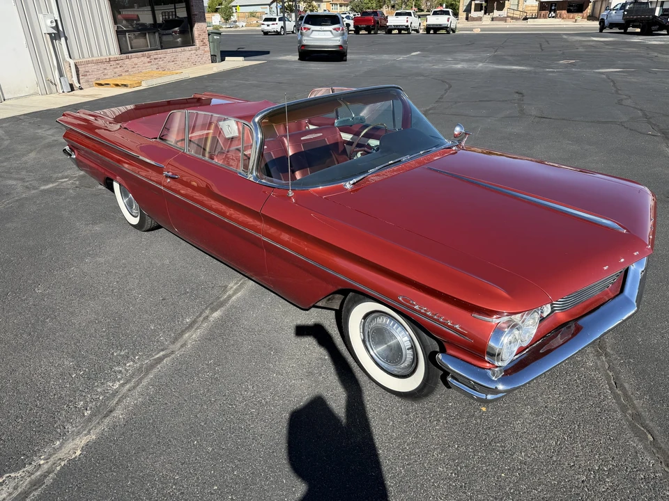 1960 Pontiac Catalina 2nd Gen - Image 19 of 31