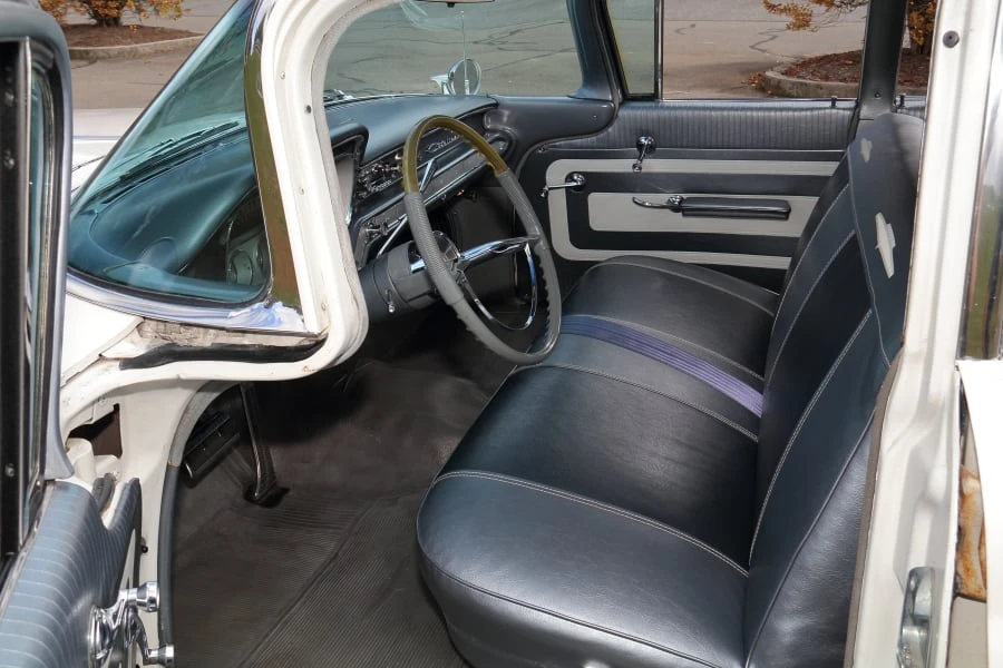 1960 Pontiac Catalina 2nd Gen - Image 17 of 28