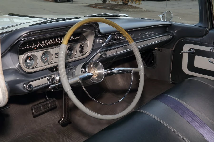1960 Pontiac Catalina 2nd Gen - Image 15 of 28