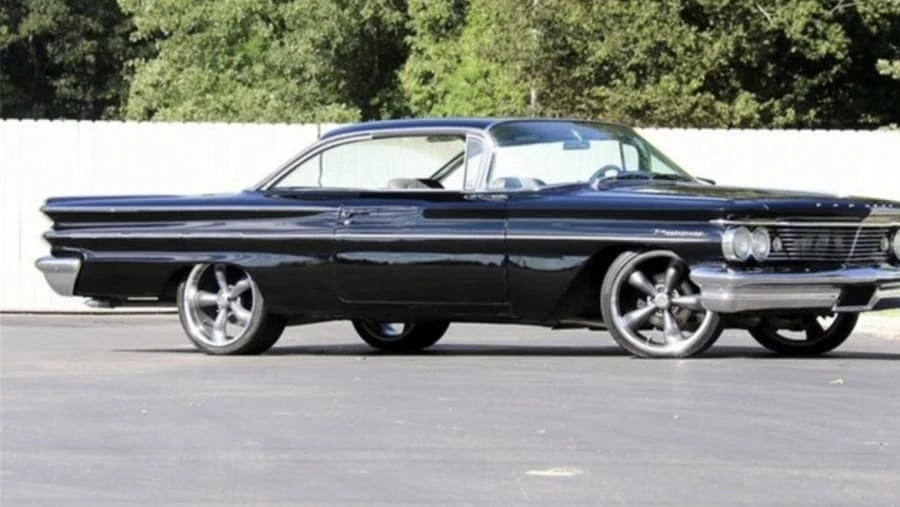 1960 Pontiac Parisienne - Image 2 of 3