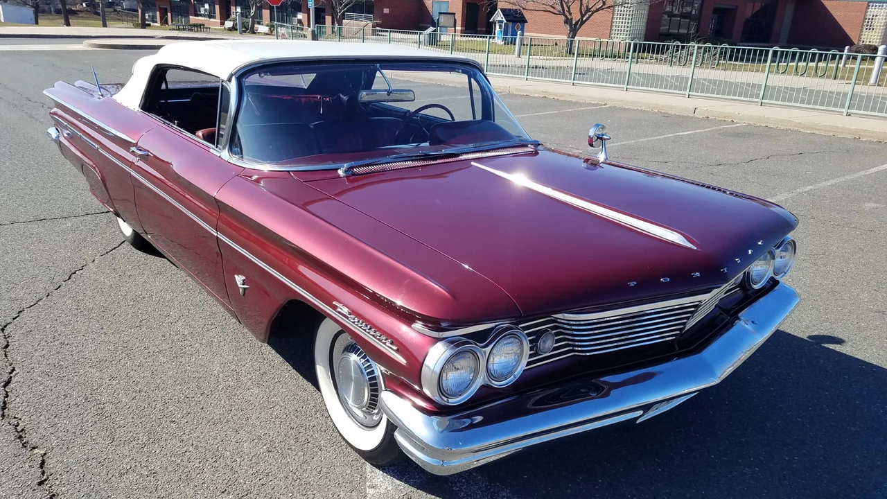 1960 Pontiac Parisienne - Image 13 of 31
