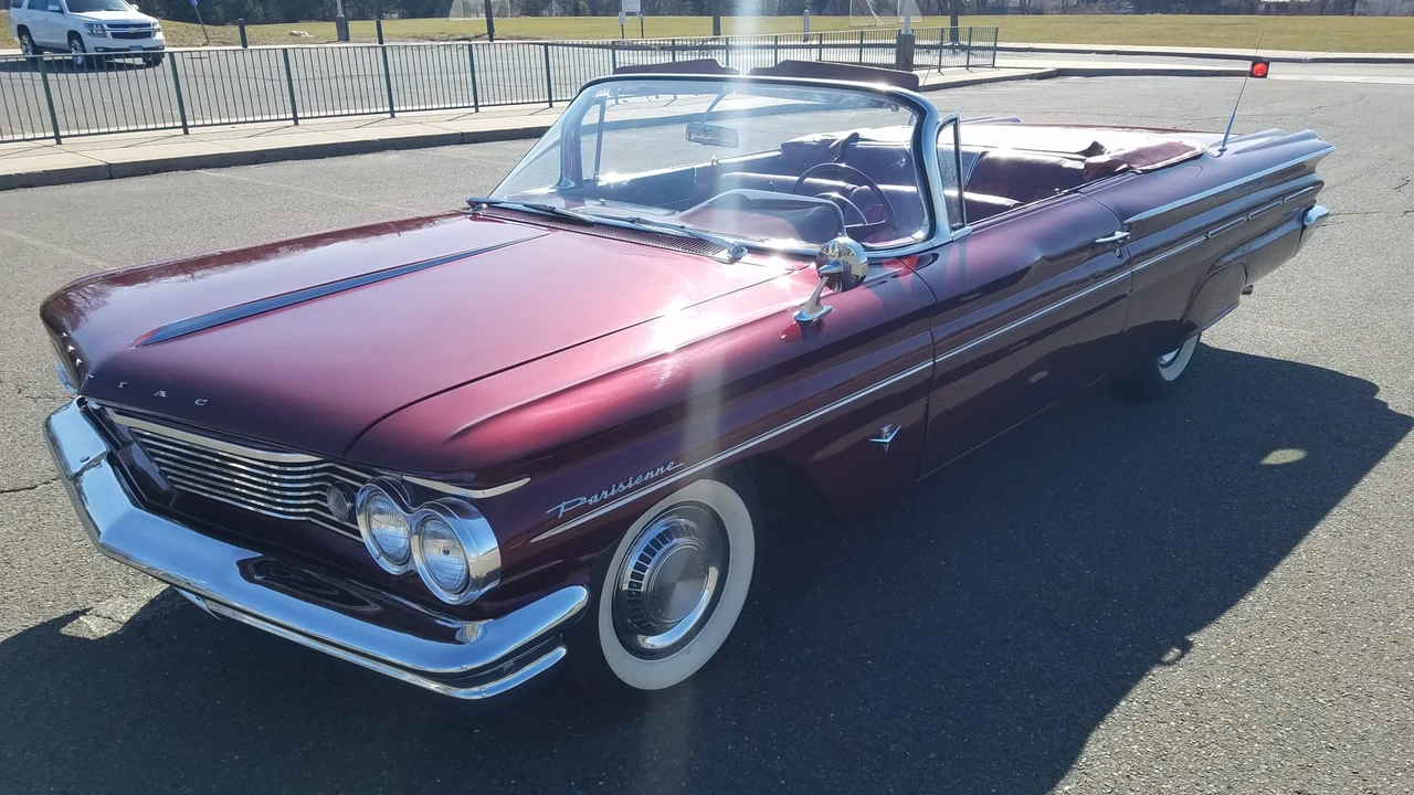 1960 Pontiac Parisienne - Image 3 of 31